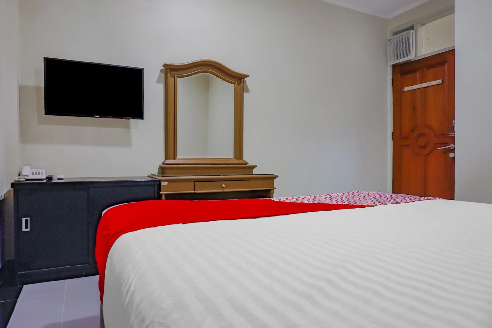 Oyo 117 Blueberry Homestay Giacarta Esterno foto