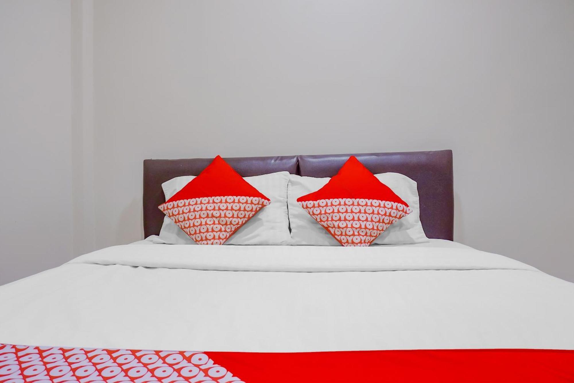 Oyo 117 Blueberry Homestay Giacarta Esterno foto