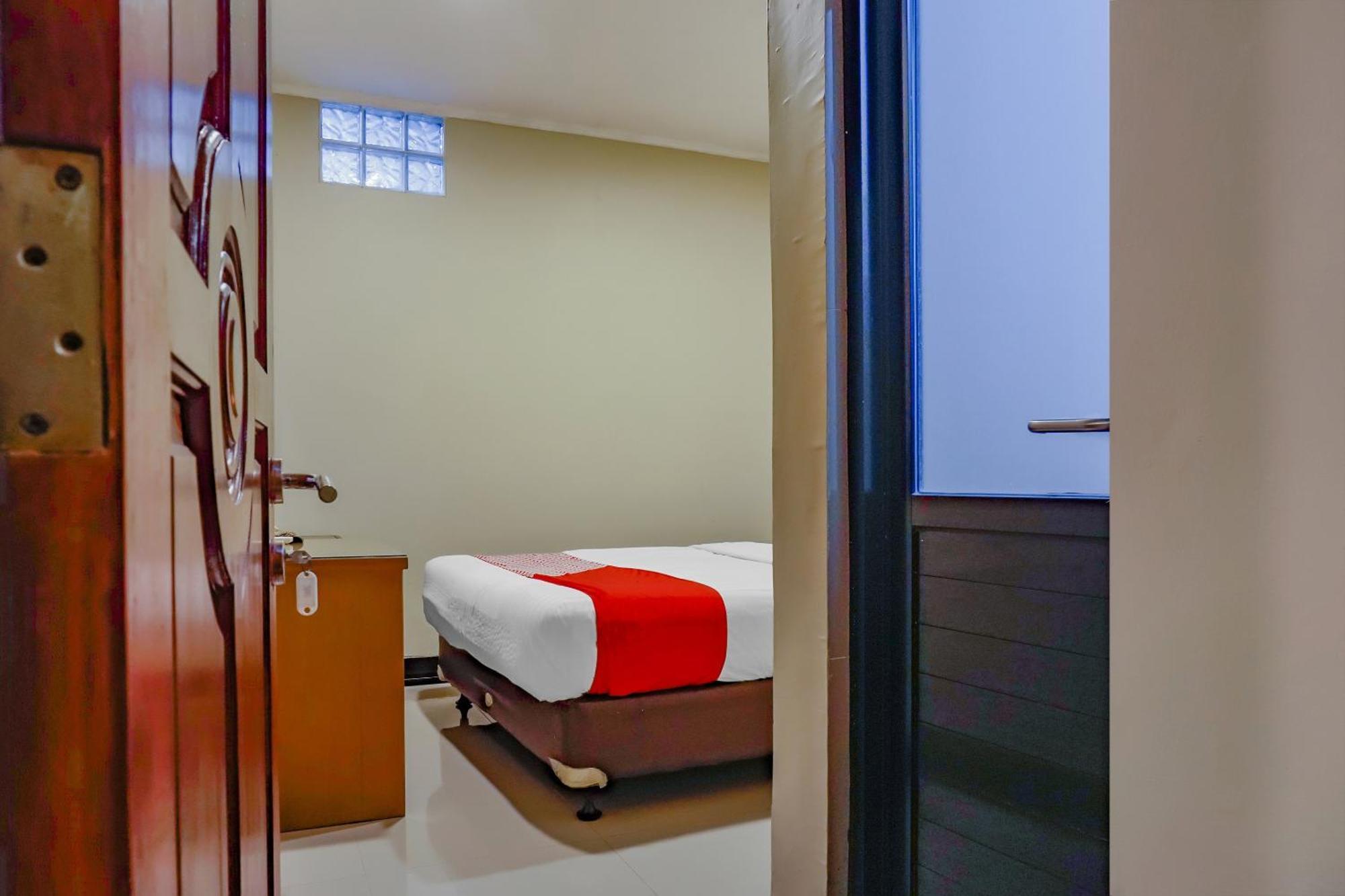 Oyo 117 Blueberry Homestay Giacarta Esterno foto