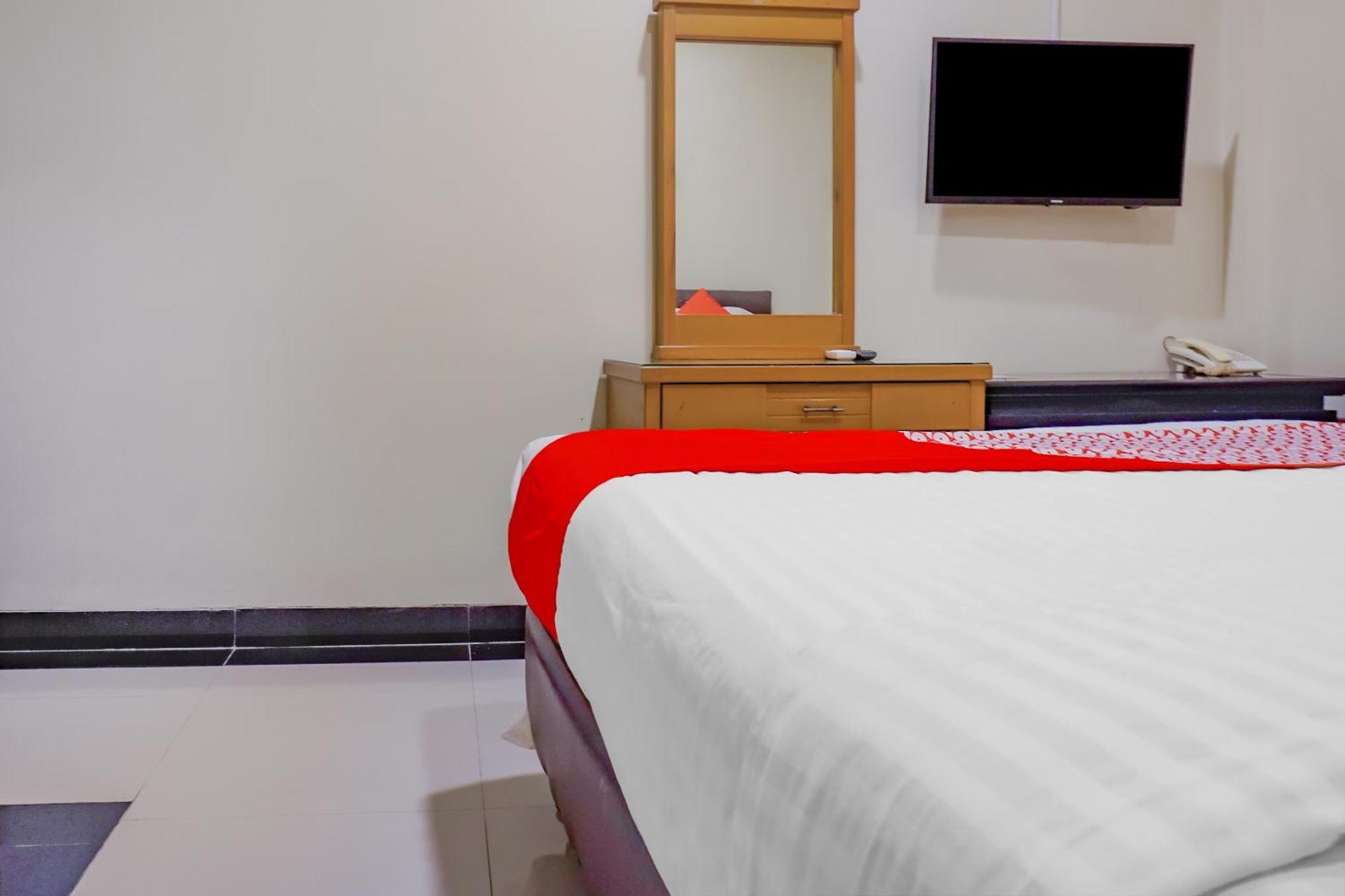Oyo 117 Blueberry Homestay Giacarta Esterno foto