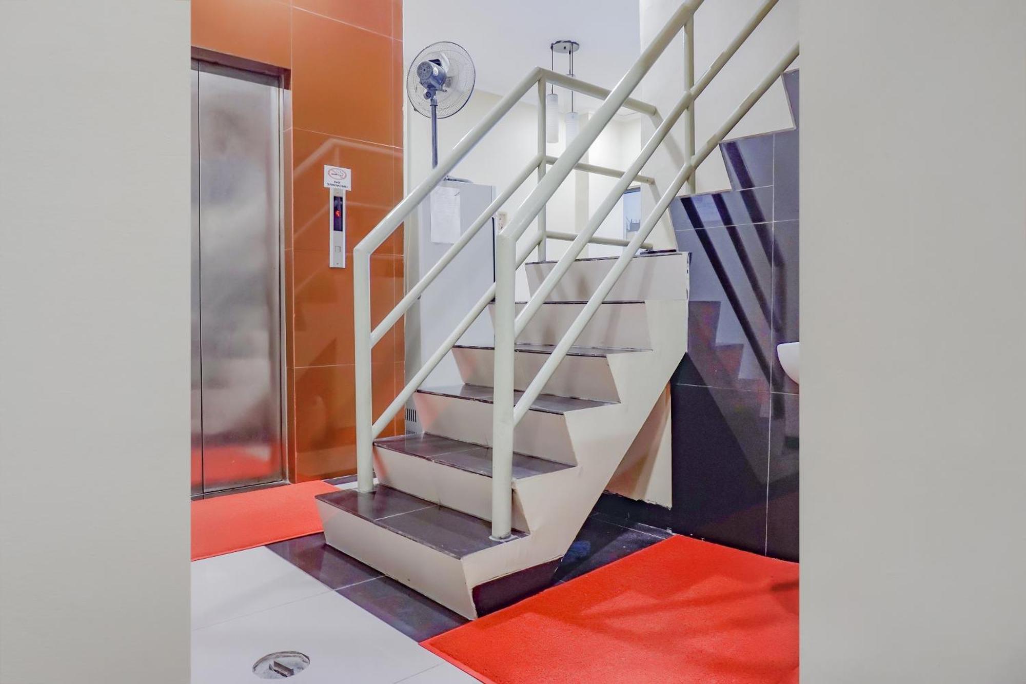Oyo 117 Blueberry Homestay Giacarta Esterno foto